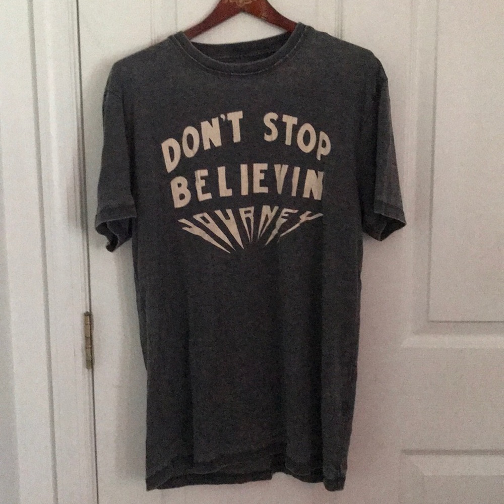Vintage style graphic tee. Size M